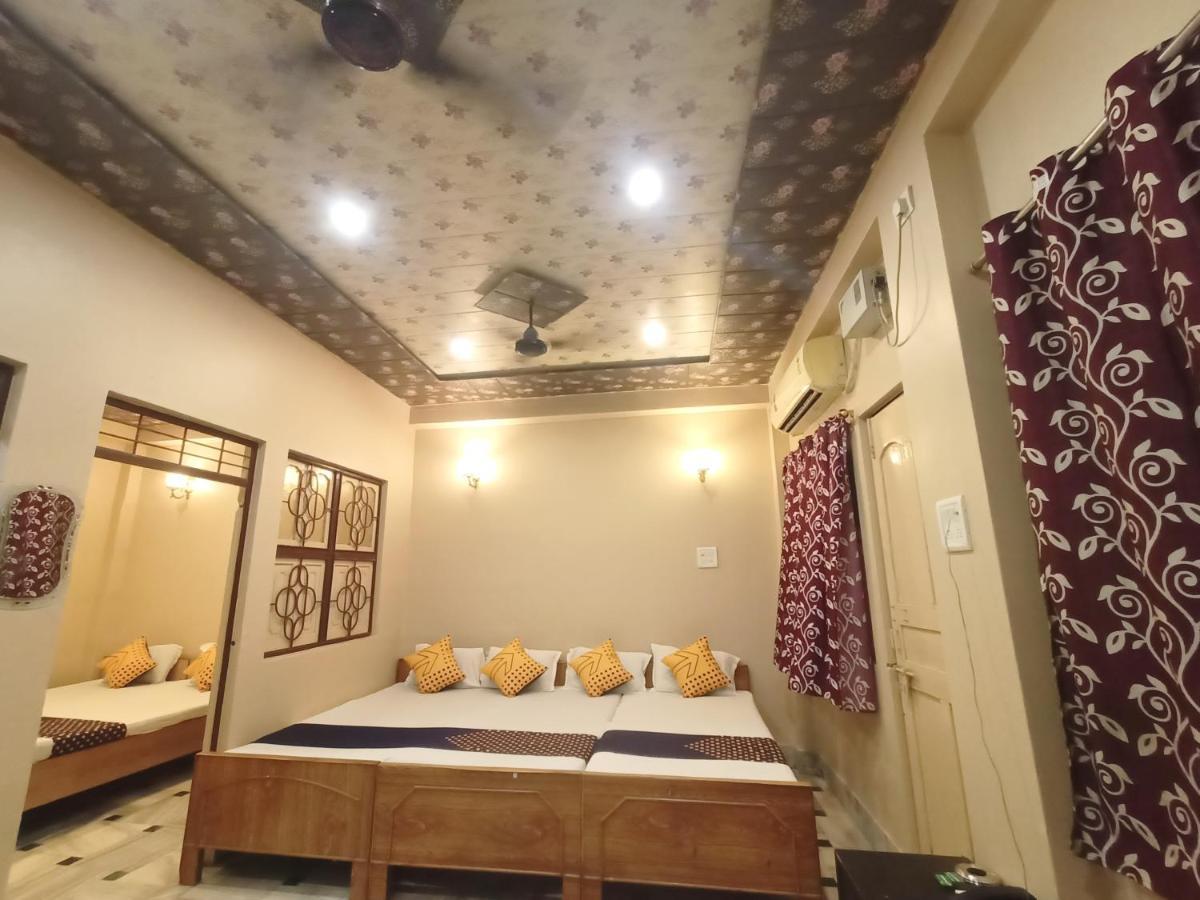 Hotel Aakash Ganga